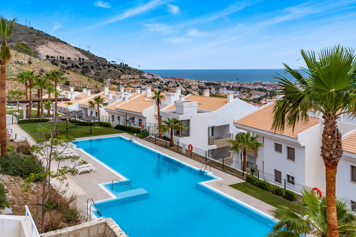 3 Bed Apartment for sale in Benalmadena Costa Costa Del Sol, Málaga, Spain