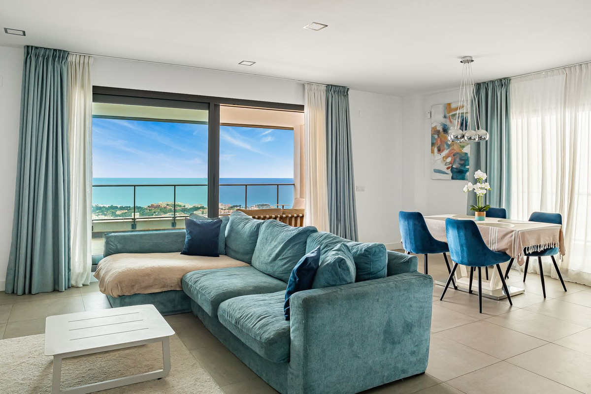 3 Bed Apartment for sale in Benalmadena Costa Costa Del Sol, Málaga, Spain