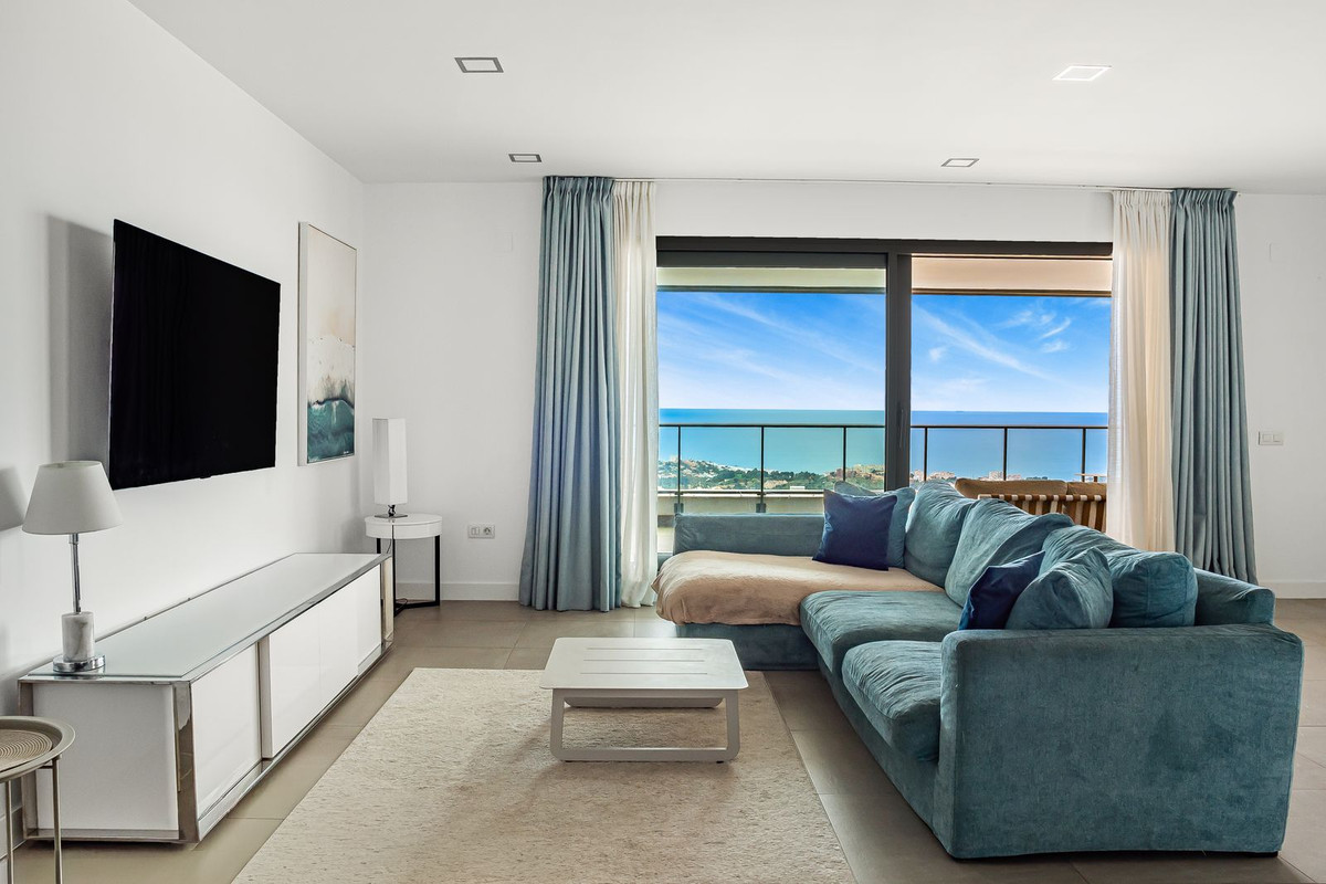 3 Bed Apartment for sale in Benalmadena Costa Costa Del Sol, Málaga, Spain