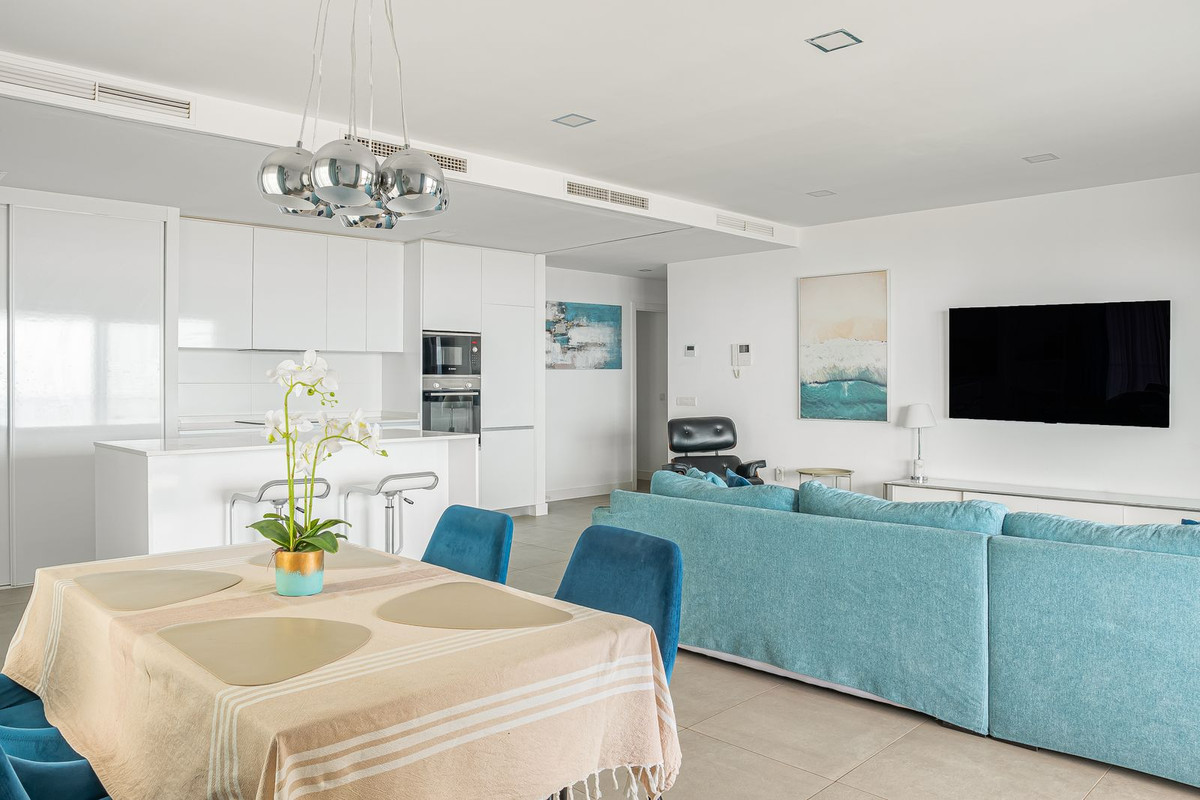 3 Bed Apartment for sale in Benalmadena Costa Costa Del Sol, Málaga, Spain
