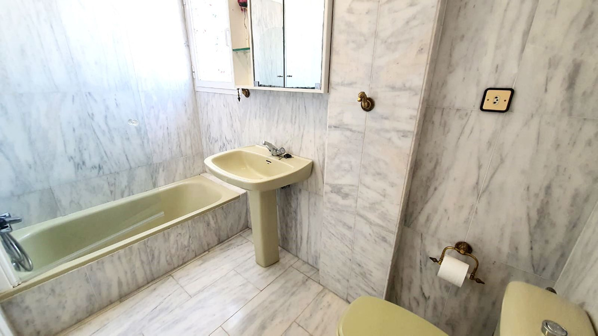 Se vende Apartamento en Planta Última de 3 dormitorios en Costa Del Sol, Málaga, España