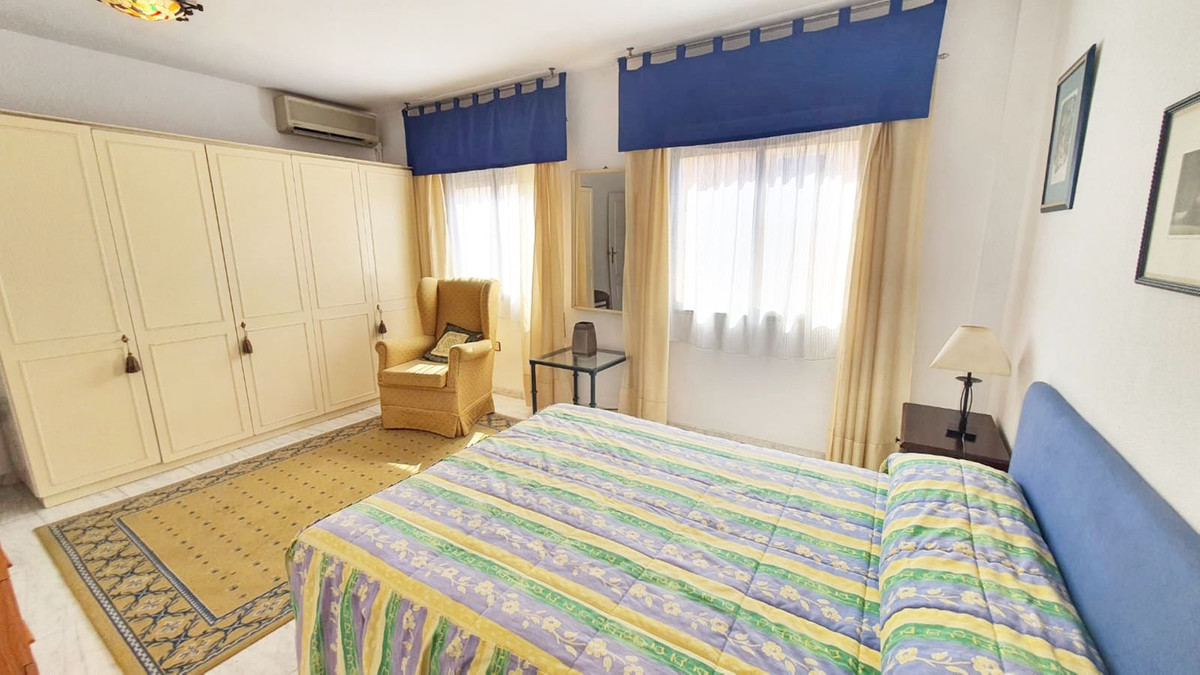 Se vende Apartamento en Planta Última de 3 dormitorios en Costa Del Sol, Málaga, España