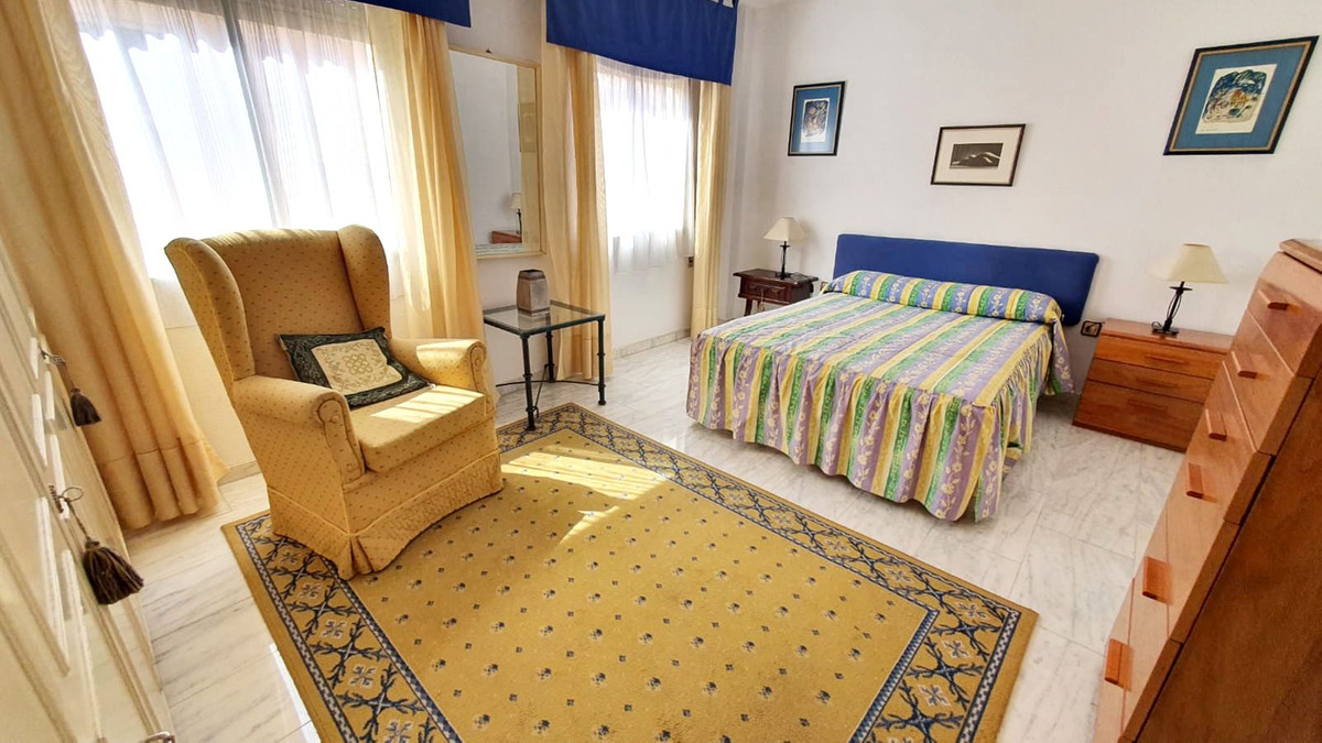 Se vende Apartamento en Planta Última de 3 dormitorios en Costa Del Sol, Málaga, España