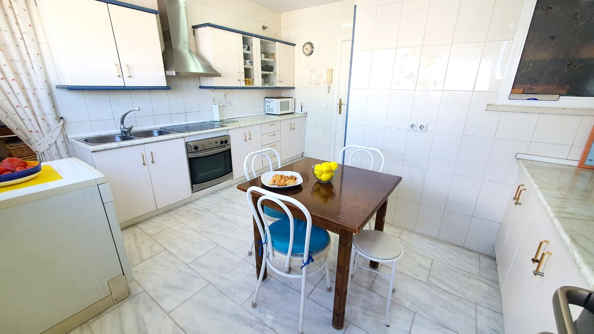 Se vende Apartamento en Planta Última de 3 dormitorios en Costa Del Sol, Málaga, España