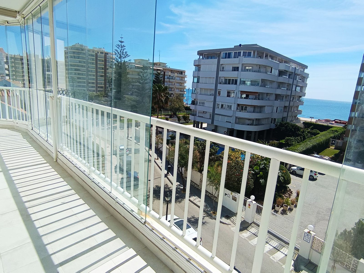 3 Bed Apartment for sale in Fuengirola Costa Del Sol, Málaga, Spain