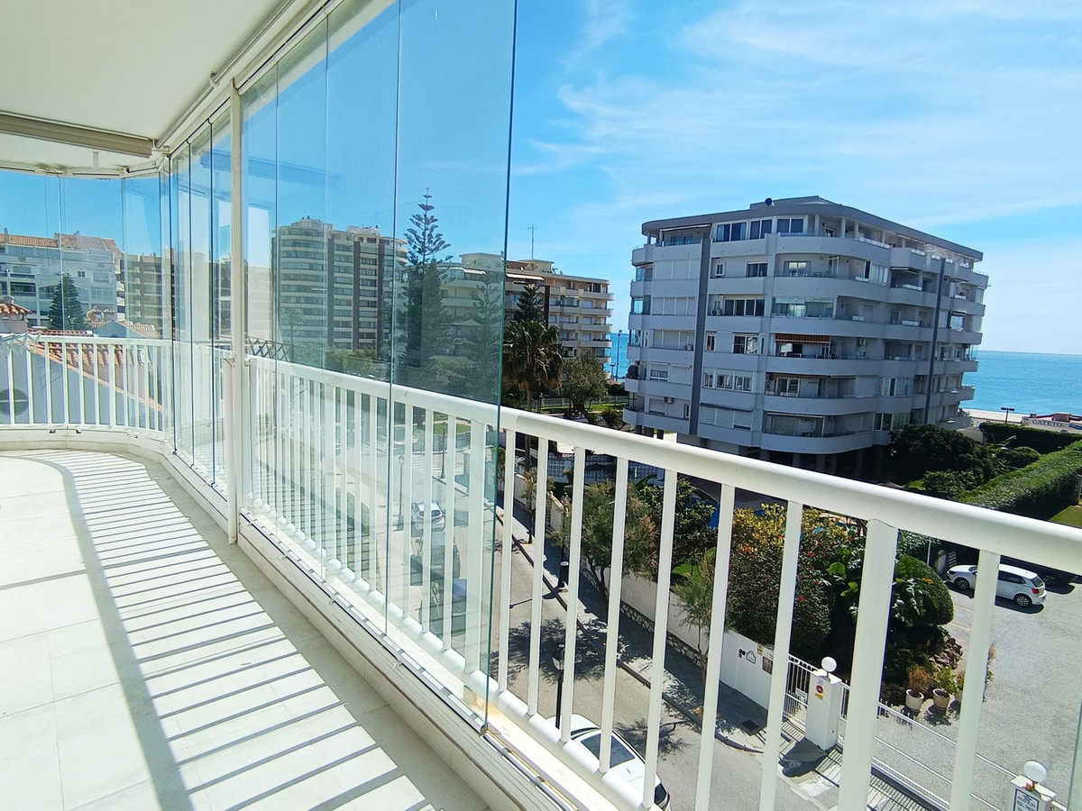 3 Bed Apartment for sale in Fuengirola Costa Del Sol, Málaga, Spain