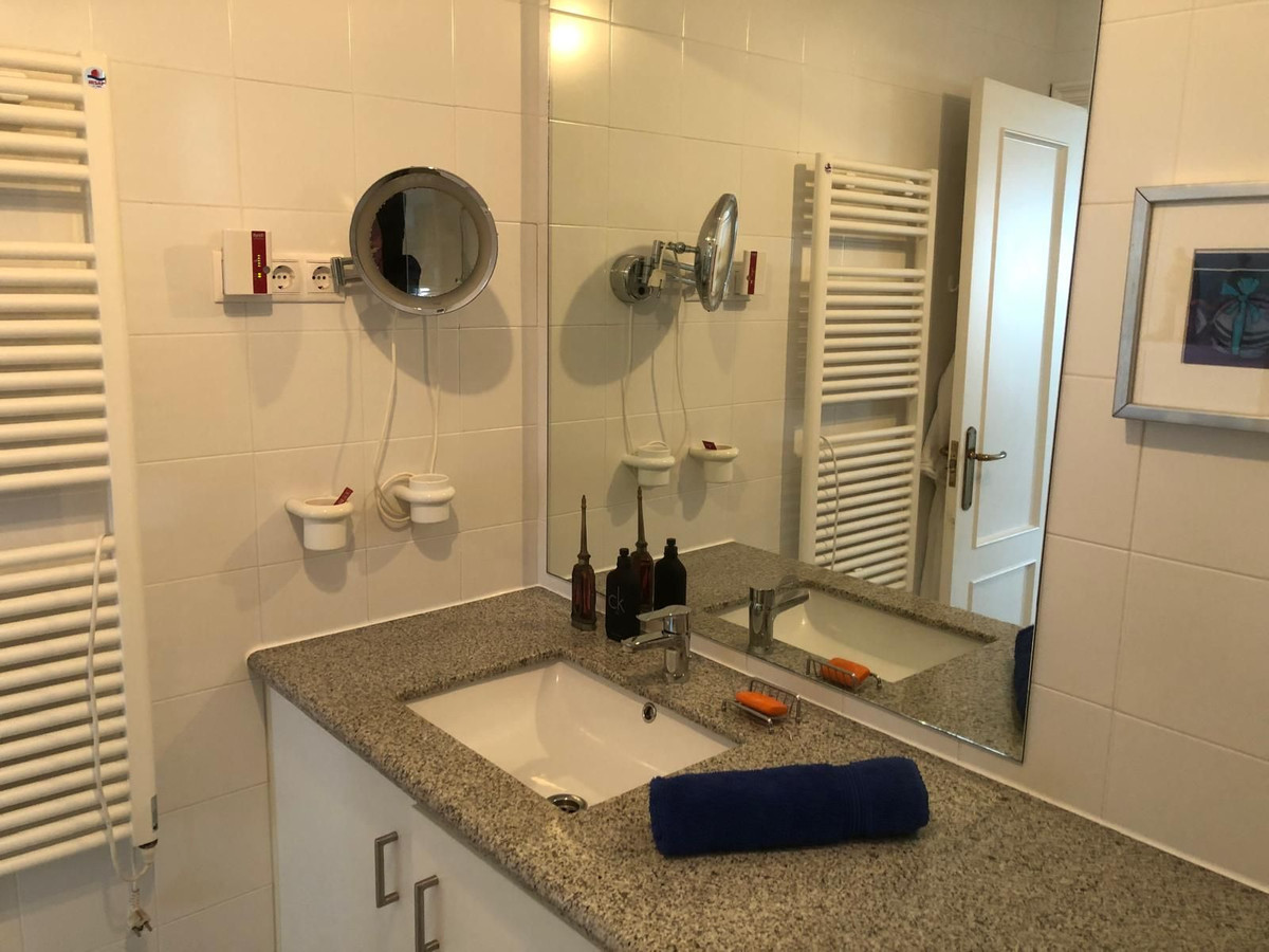Se vende Apartamento Planta Baja de 2 dormitorios en Costa Del Sol, Málaga, España
