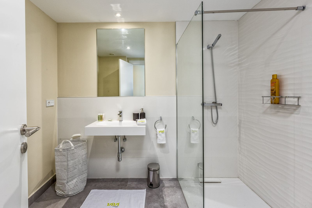 2 Bed Apartment for sale in Fuengirola Costa Del Sol, Málaga, Spain