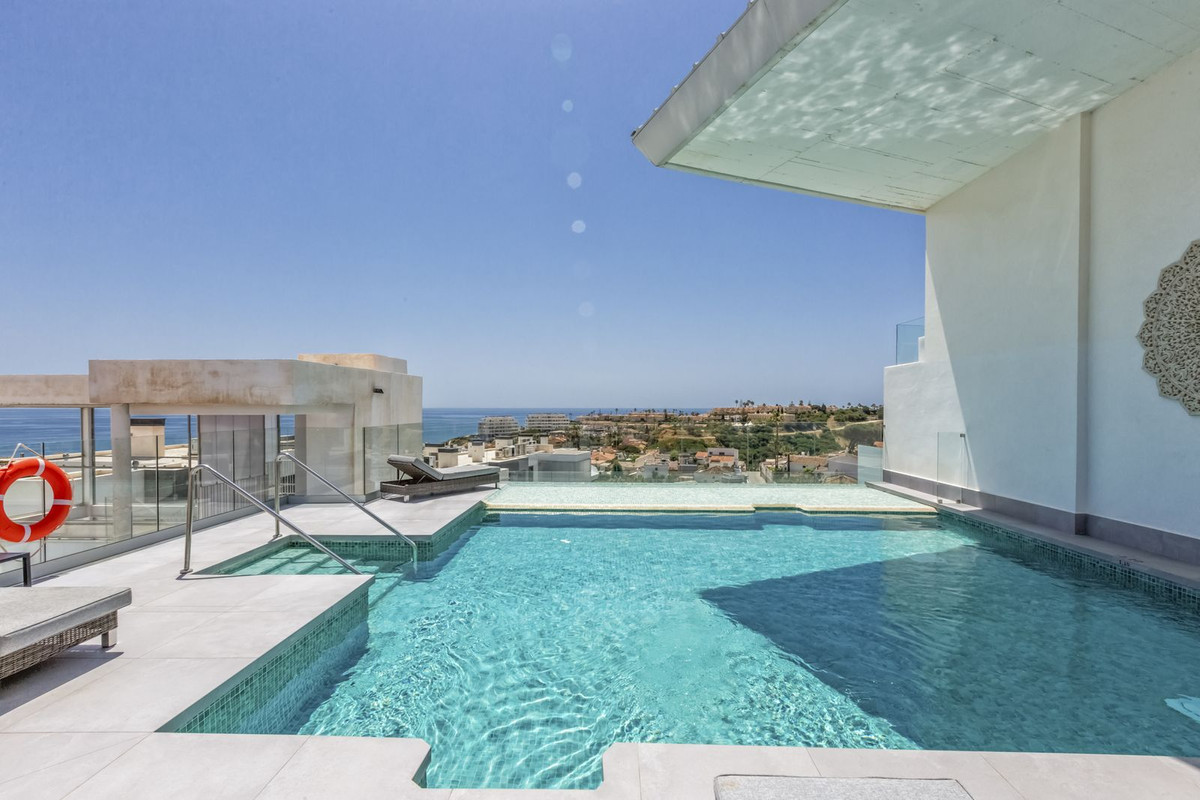 2 Bed Apartment for sale in Fuengirola Costa Del Sol, Málaga, Spain