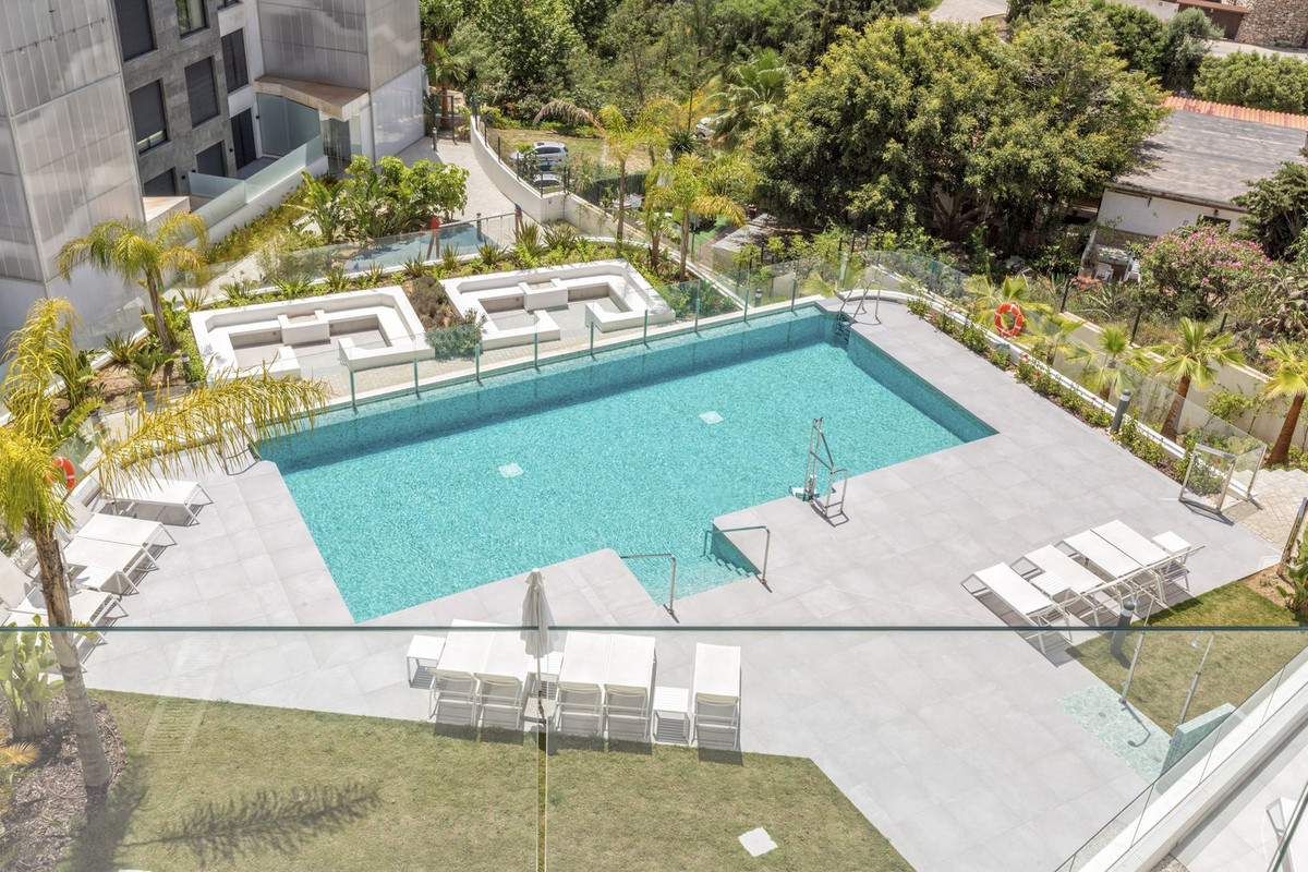 2 Bed Apartment for sale in Fuengirola Costa Del Sol, Málaga, Spain