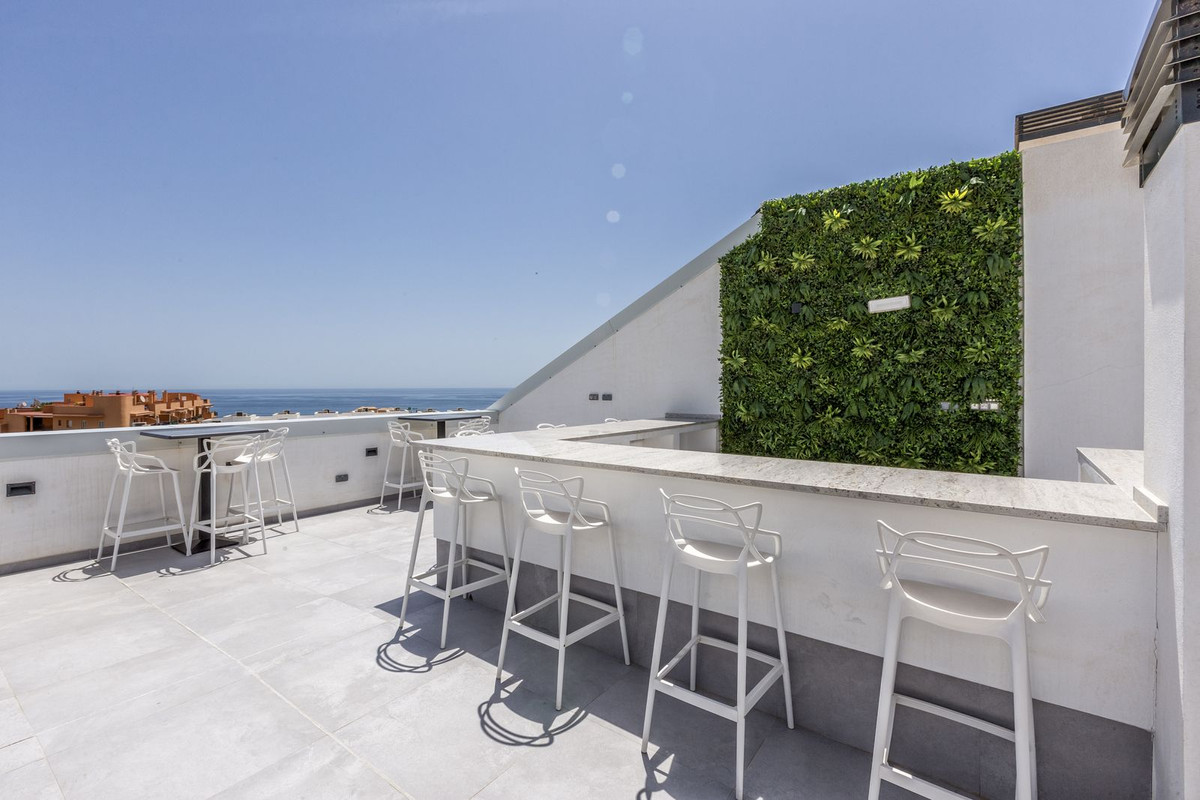 2 Bed Apartment for sale in Fuengirola Costa Del Sol, Málaga, Spain