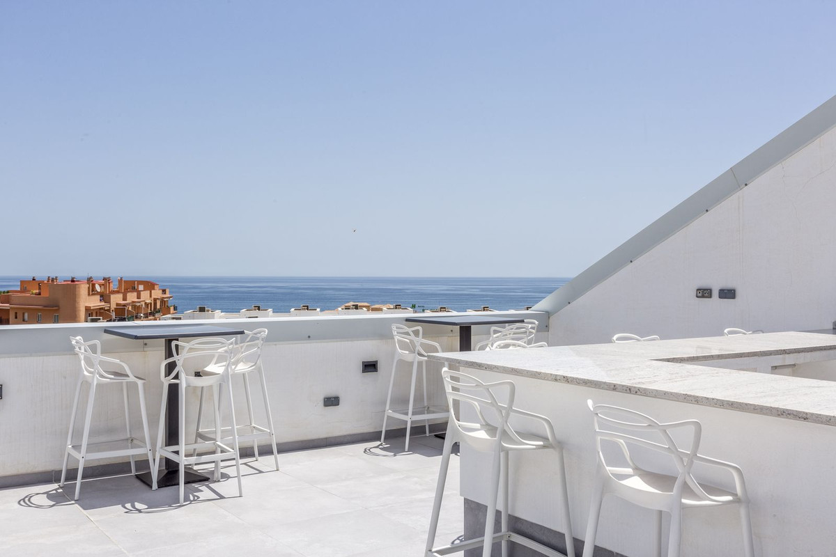 2 Bed Apartment for sale in Fuengirola Costa Del Sol, Málaga, Spain