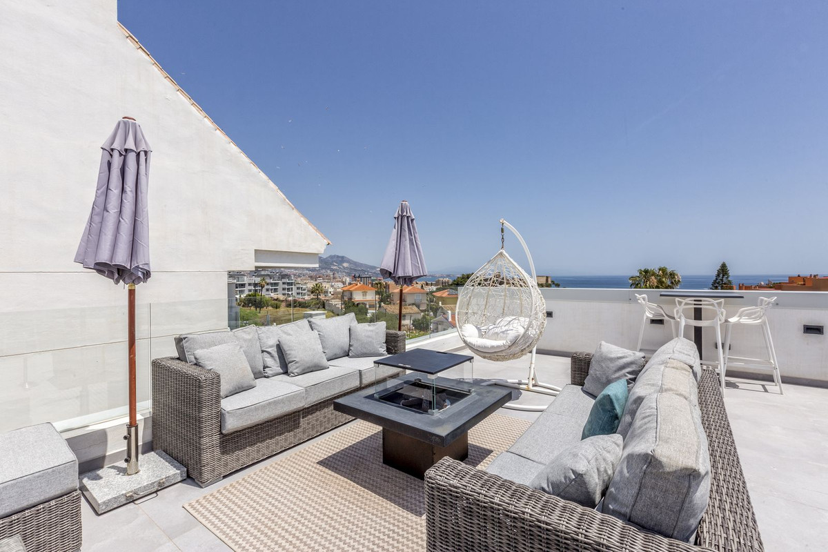 2 Bed Apartment for sale in Fuengirola Costa Del Sol, Málaga, Spain