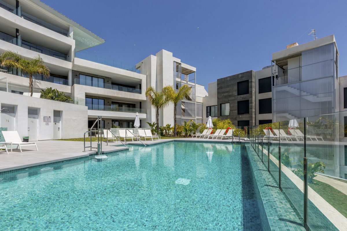 2 Bed Apartment for sale in Fuengirola Costa Del Sol, Málaga, Spain