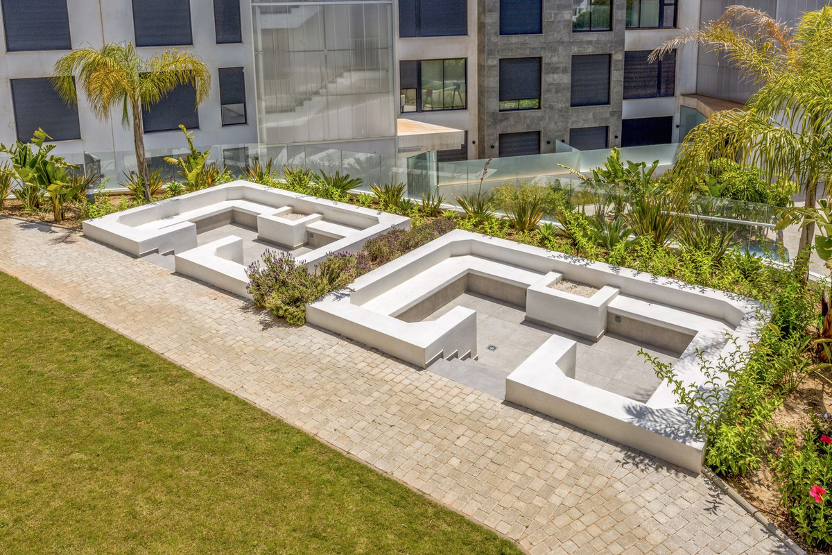 2 Bed Apartment for sale in Fuengirola Costa Del Sol, Málaga, Spain