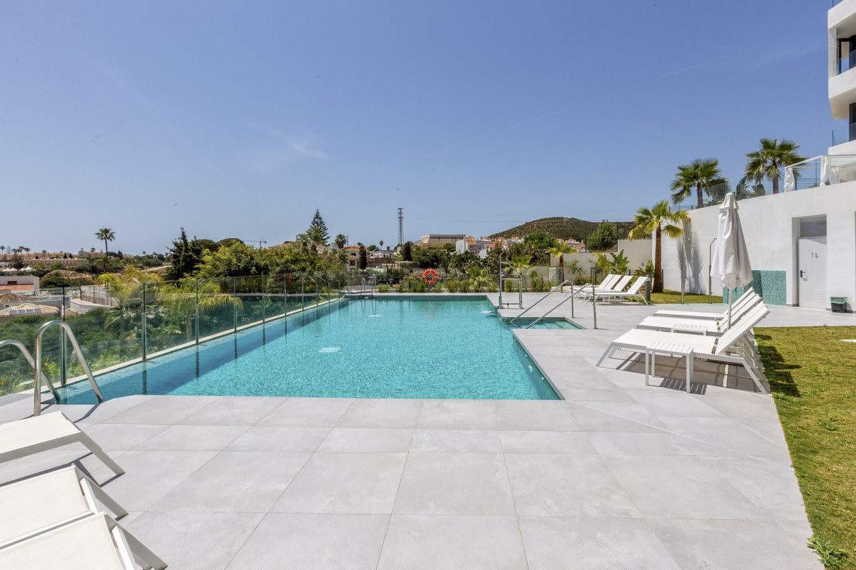 2 Bed Apartment for sale in Fuengirola Costa Del Sol, Málaga, Spain