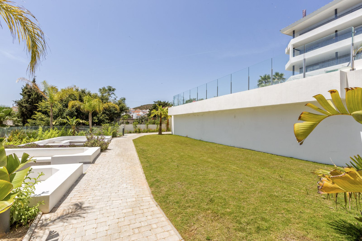 2 Bed Apartment for sale in Fuengirola Costa Del Sol, Málaga, Spain