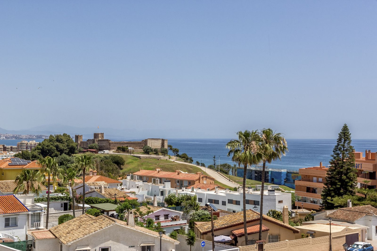2 Bed Apartment for sale in Fuengirola Costa Del Sol, Málaga, Spain