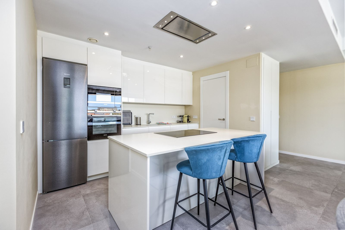 2 Bed Apartment for sale in Fuengirola Costa Del Sol, Málaga, Spain