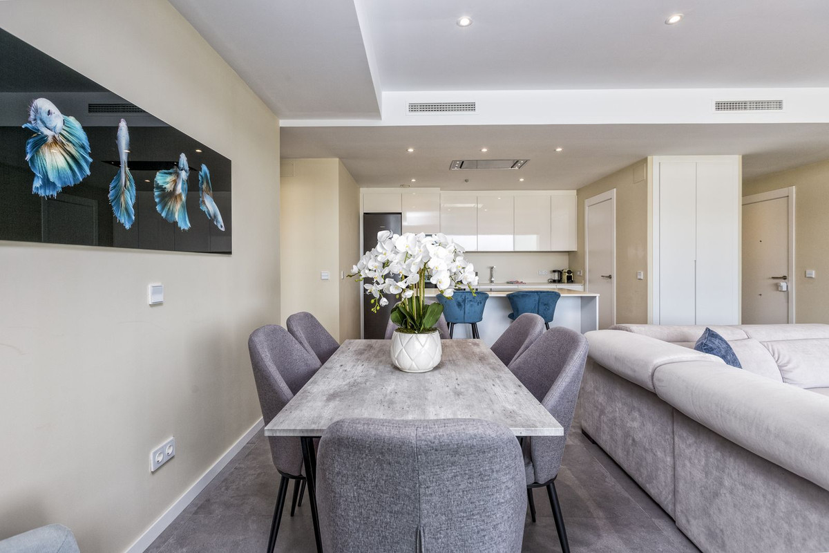 2 Bed Apartment for sale in Fuengirola Costa Del Sol, Málaga, Spain