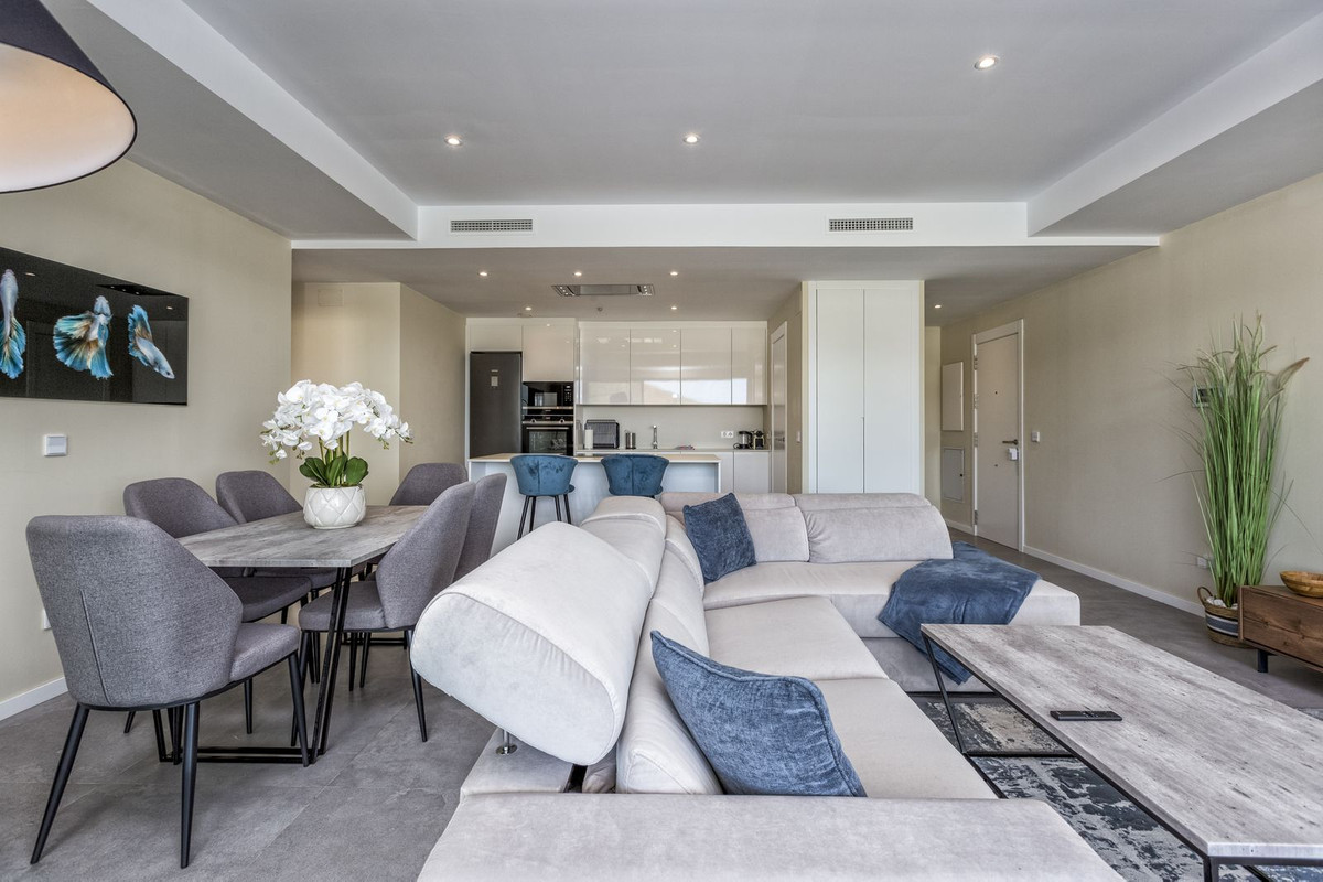 2 Bed Apartment for sale in Fuengirola Costa Del Sol, Málaga, Spain