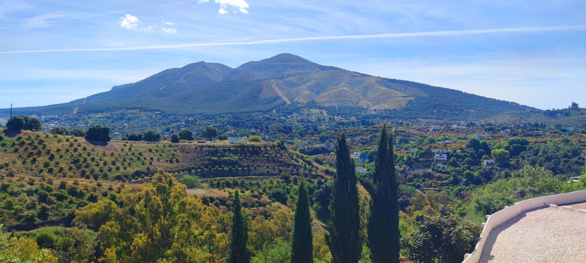 Se vende Finca - Cortijo de 4 dormitorios en Costa Del Sol, Málaga, España