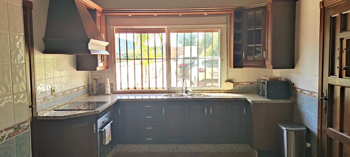 Se vende Finca - Cortijo de 4 dormitorios en Costa Del Sol, Málaga, España