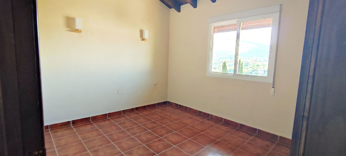 Se vende Finca - Cortijo de 4 dormitorios en Costa Del Sol, Málaga, España
