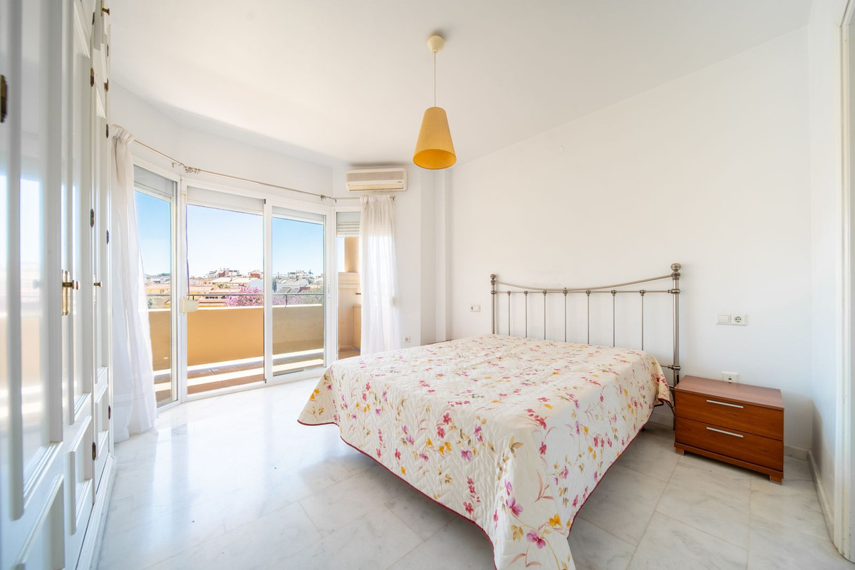3 Bed Apartment for sale in Los Pacos Costa Del Sol, Málaga, Spain