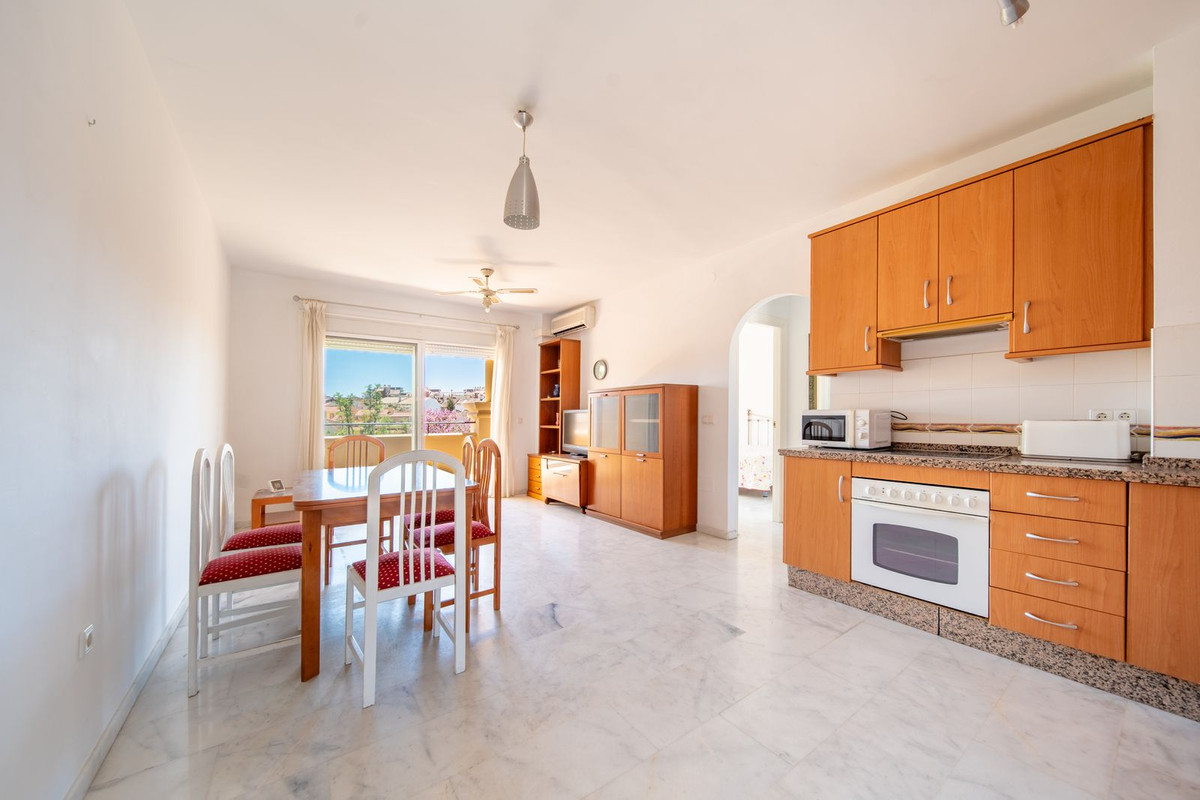 3 Bed Apartment for sale in Los Pacos Costa Del Sol, Málaga, Spain