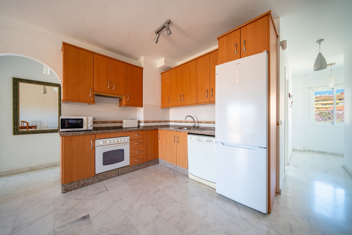 3 Bed Apartment for sale in Los Pacos Costa Del Sol, Málaga, Spain