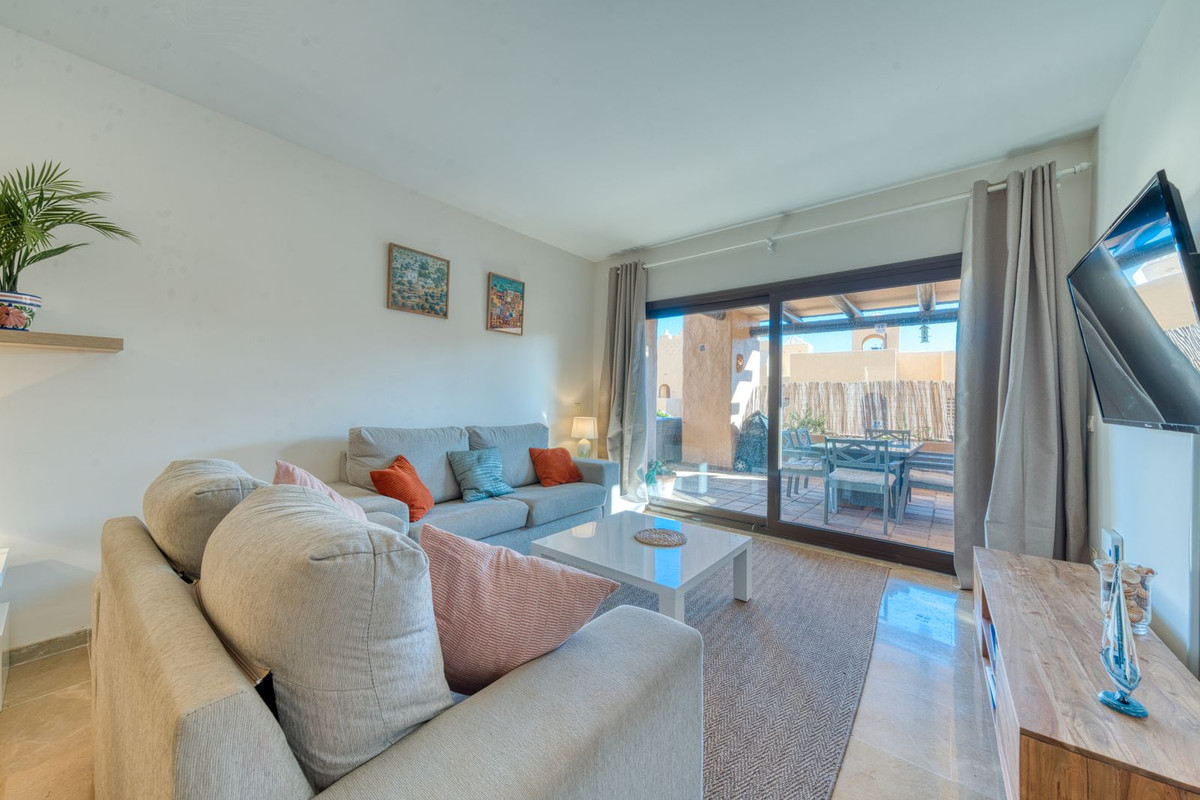 3 Bed Apartment for sale in La Duquesa Costa Del Sol, Málaga, Spain