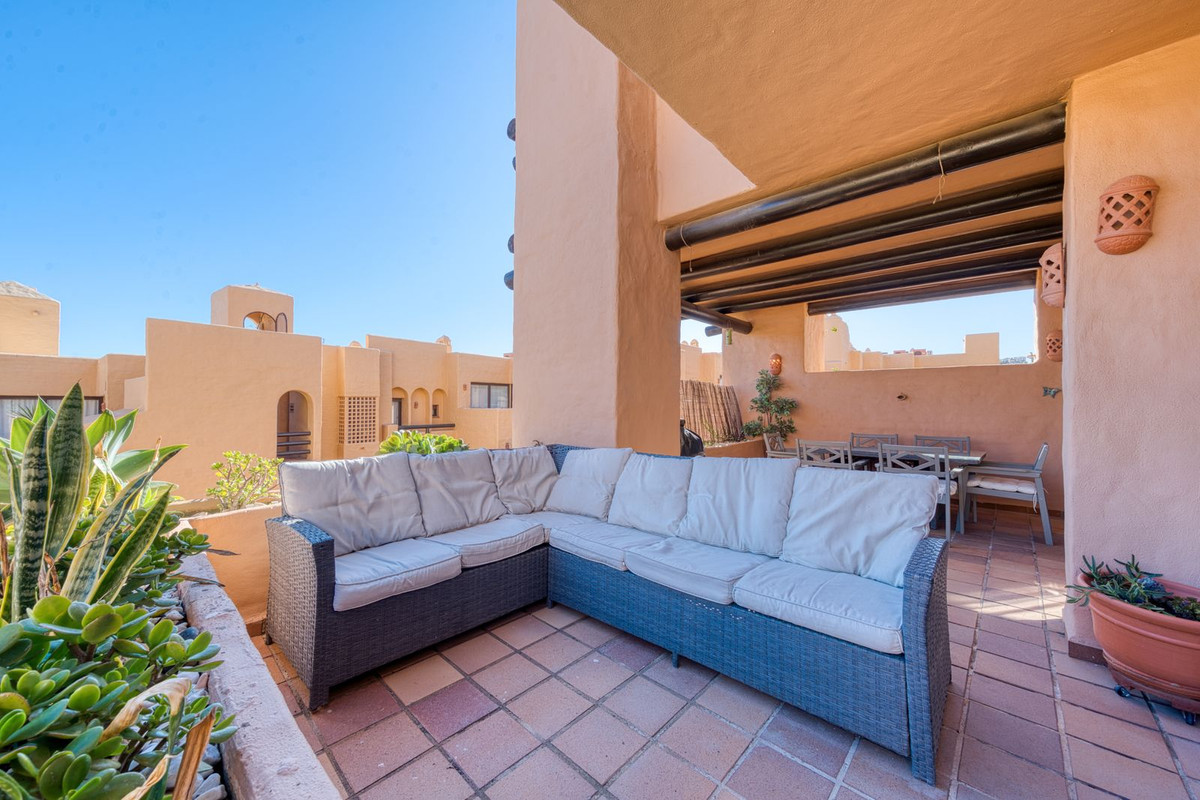 3 Bed Apartment for sale in La Duquesa Costa Del Sol, Málaga, Spain