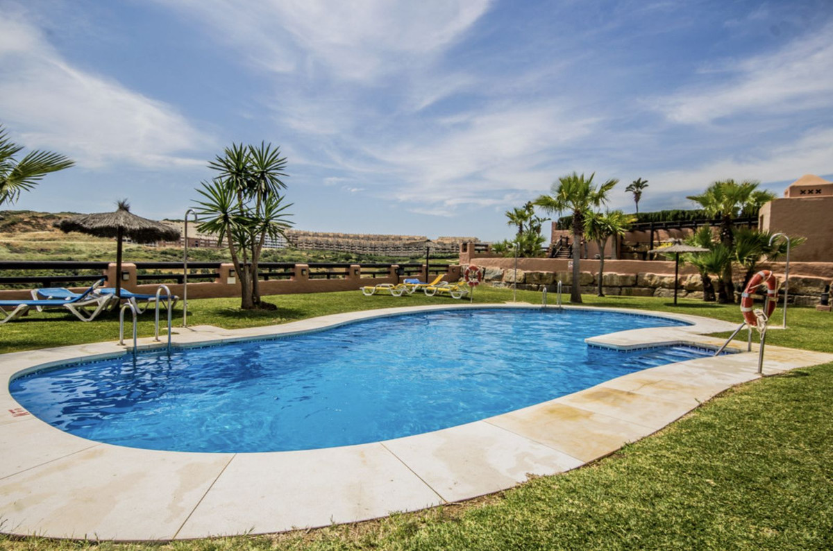 3 Bed Apartment for sale in La Duquesa Costa Del Sol, Málaga, Spain