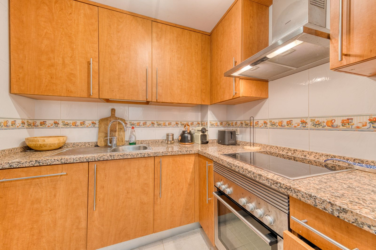 3 Bed Apartment for sale in La Duquesa Costa Del Sol, Málaga, Spain