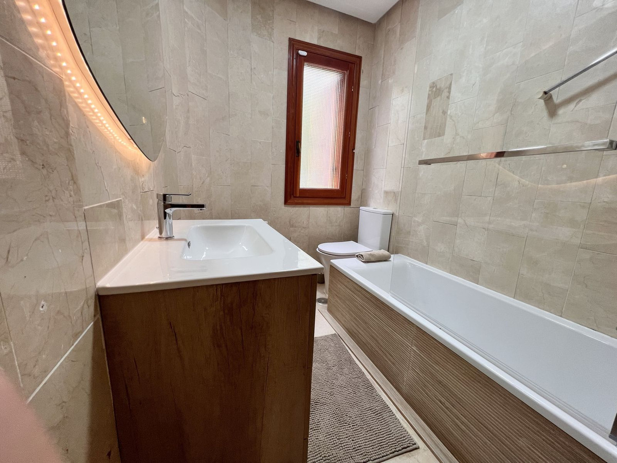 Se vende Apartamento Planta Baja de 3 dormitorios en Costa Del Sol, Málaga, España