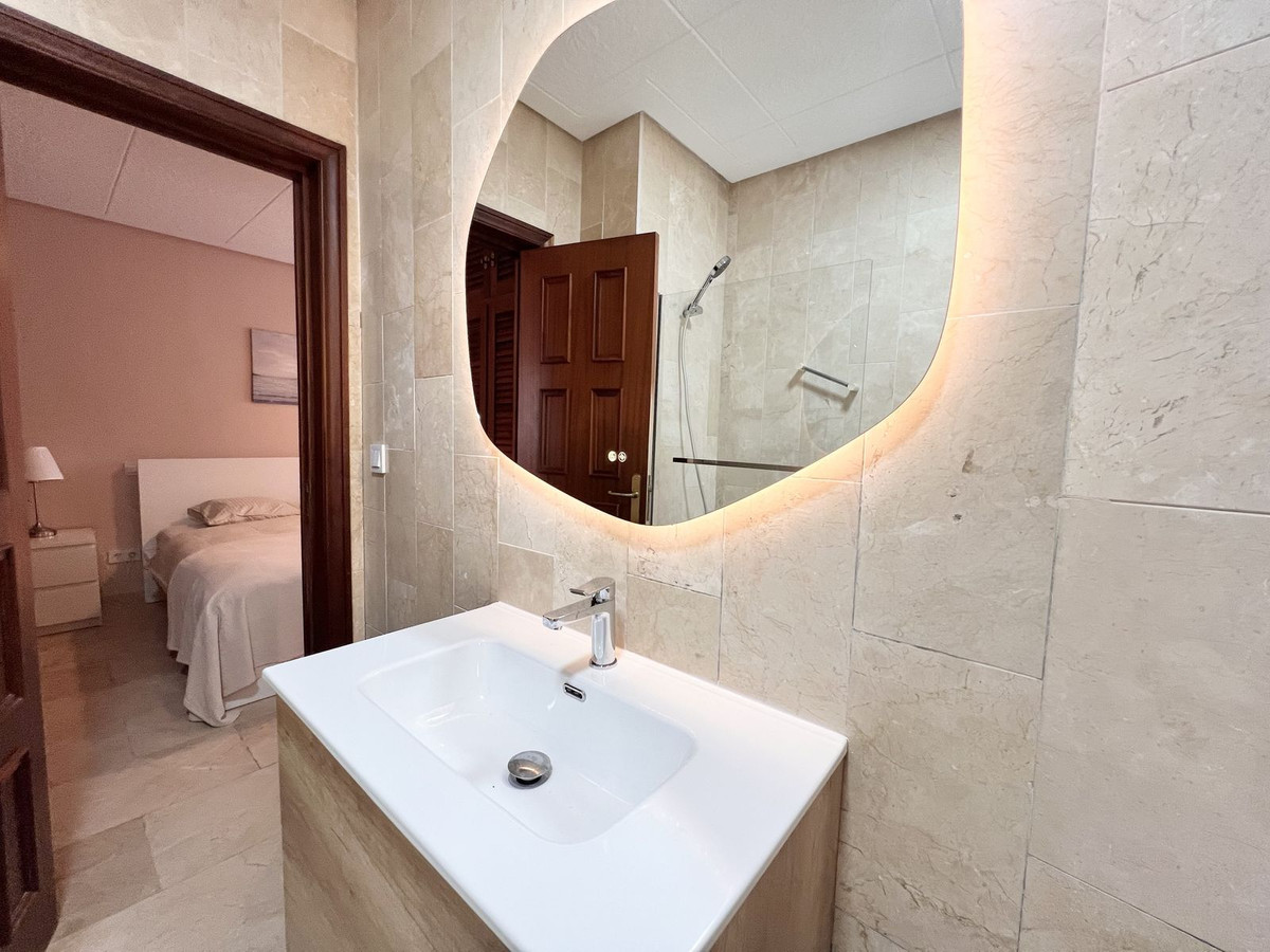 Se vende Apartamento Planta Baja de 3 dormitorios en Costa Del Sol, Málaga, España