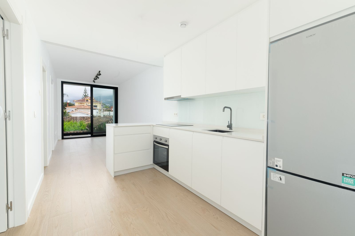 Se vende Apartamento Planta Media de 2 dormitorios en Costa Del Sol, Málaga, España