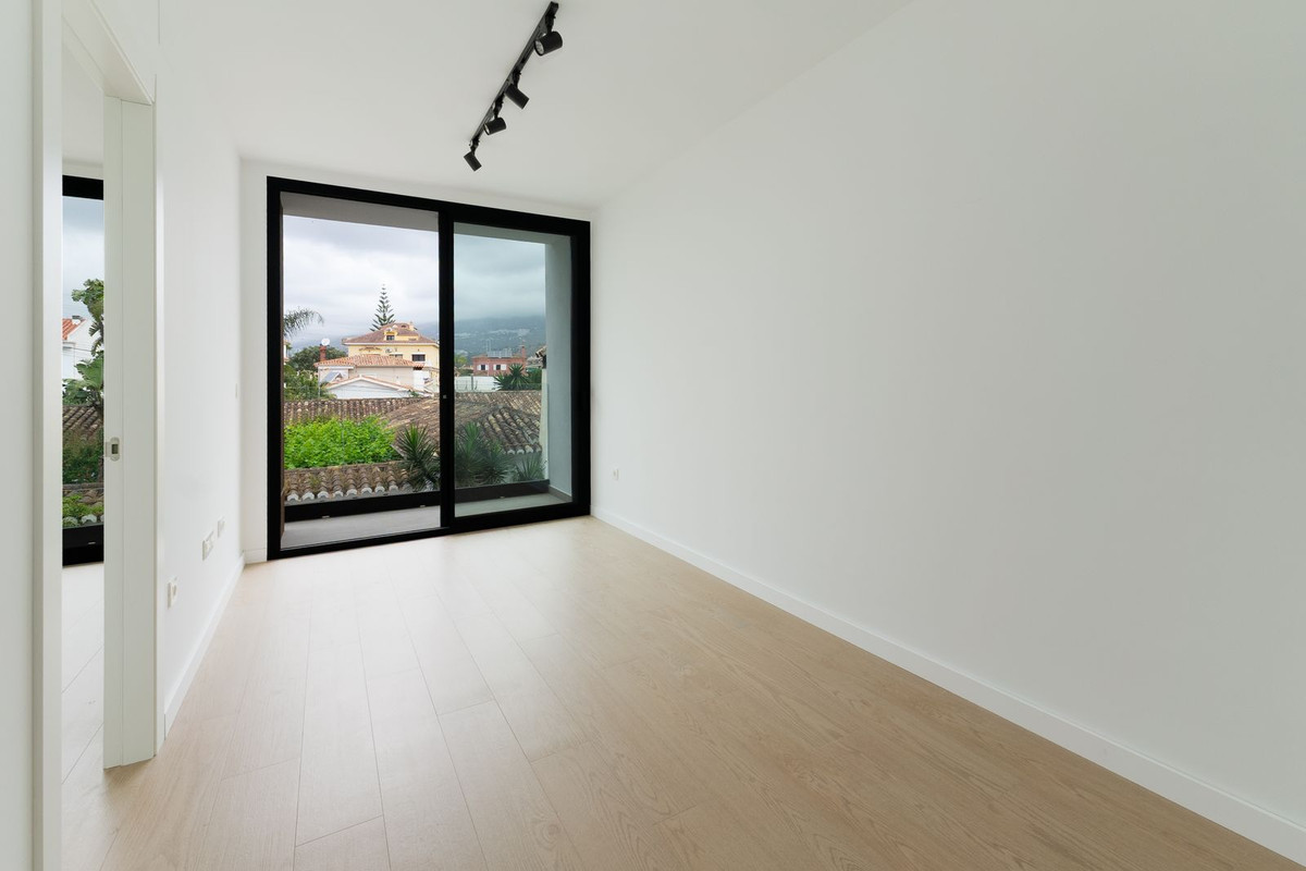 Se vende Apartamento Planta Media de 2 dormitorios en Costa Del Sol, Málaga, España