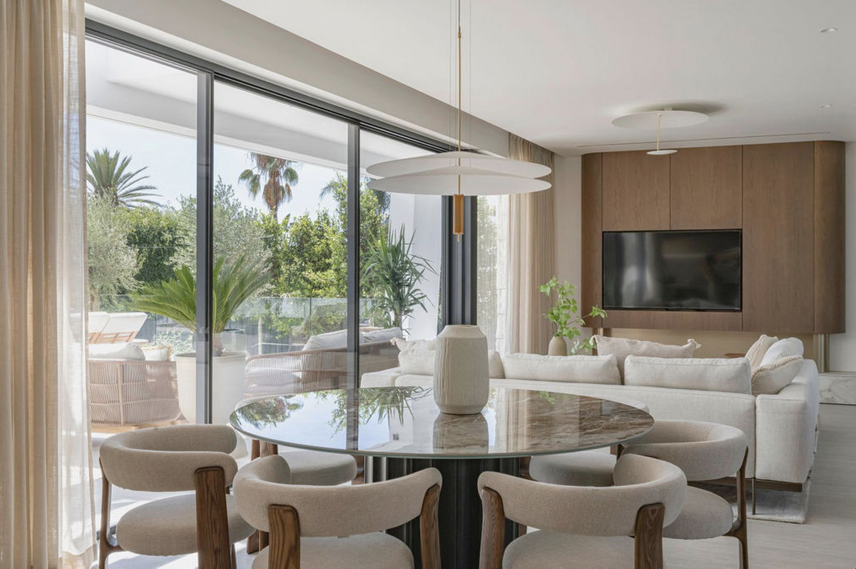 6 Bed Townhouse for sale in Marbesa Costa Del Sol, Málaga, Spain
