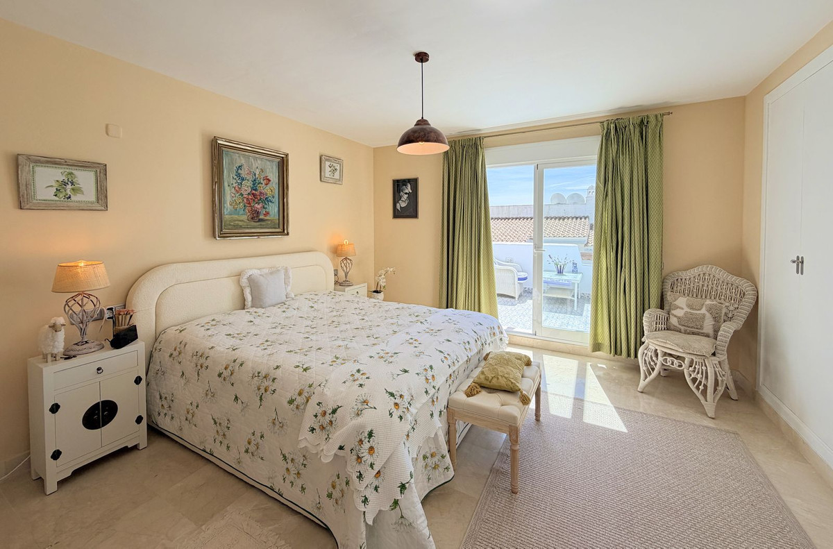 4 Bed Townhouse for sale in La Duquesa Costa Del Sol, Málaga, Spain