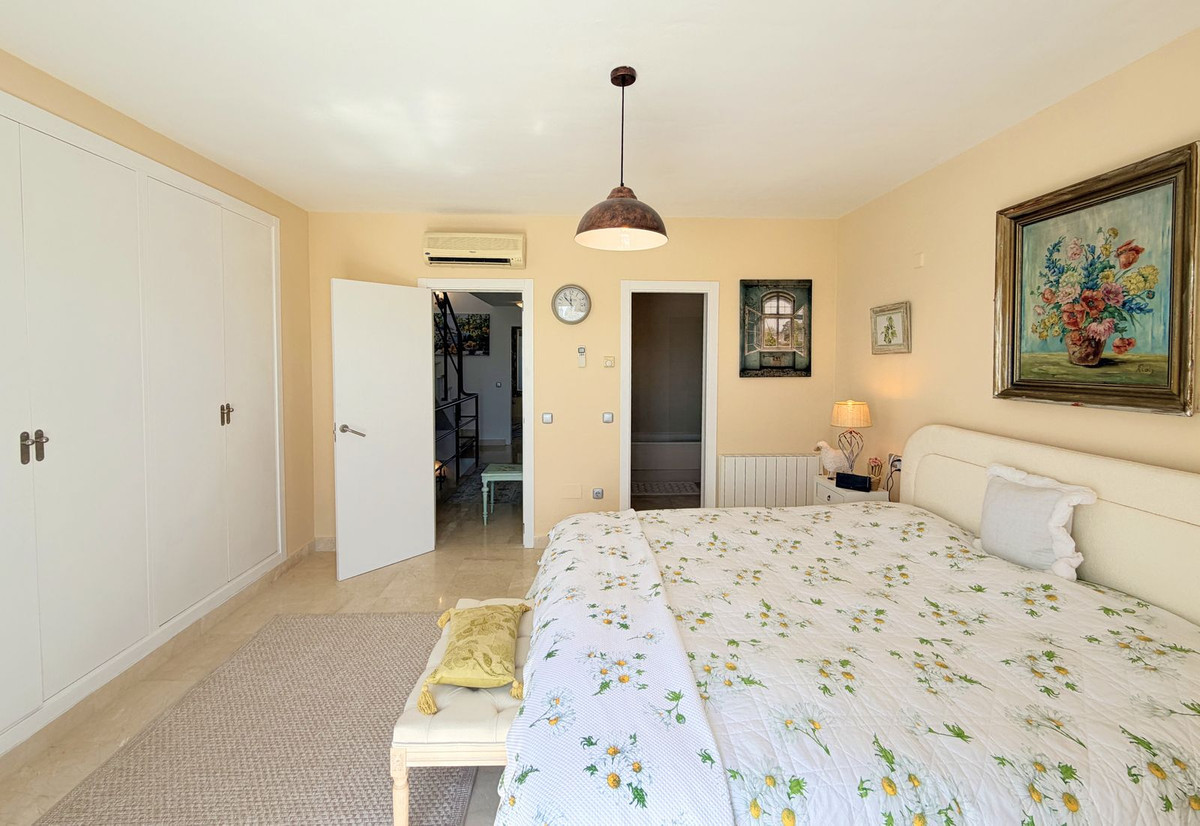 4 Bed Townhouse for sale in La Duquesa Costa Del Sol, Málaga, Spain