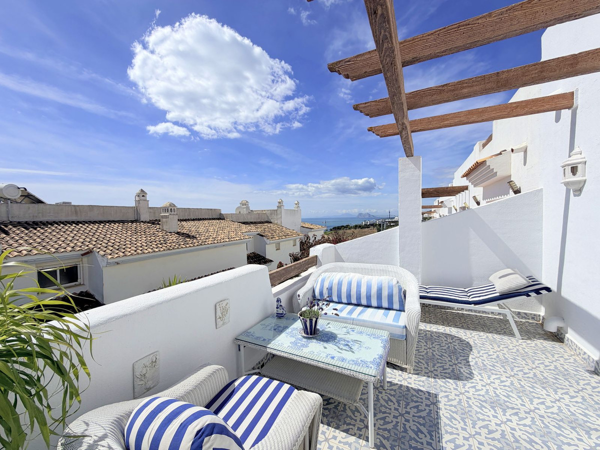 4 Bed Townhouse for sale in La Duquesa Costa Del Sol, Málaga, Spain