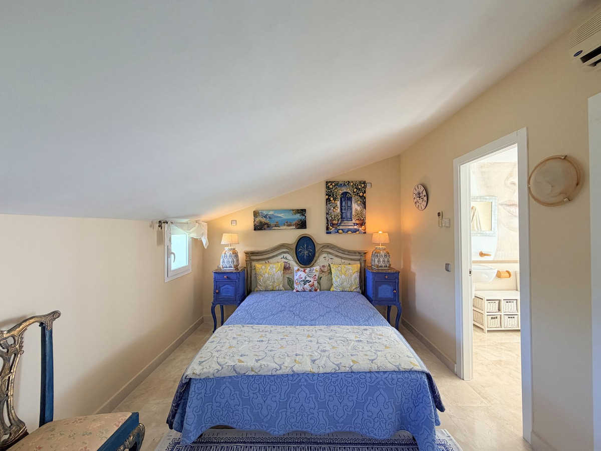 4 Bed Townhouse for sale in La Duquesa Costa Del Sol, Málaga, Spain