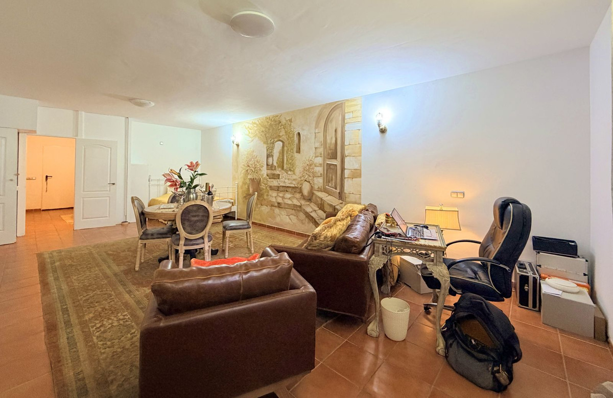 4 Bed Townhouse for sale in La Duquesa Costa Del Sol, Málaga, Spain