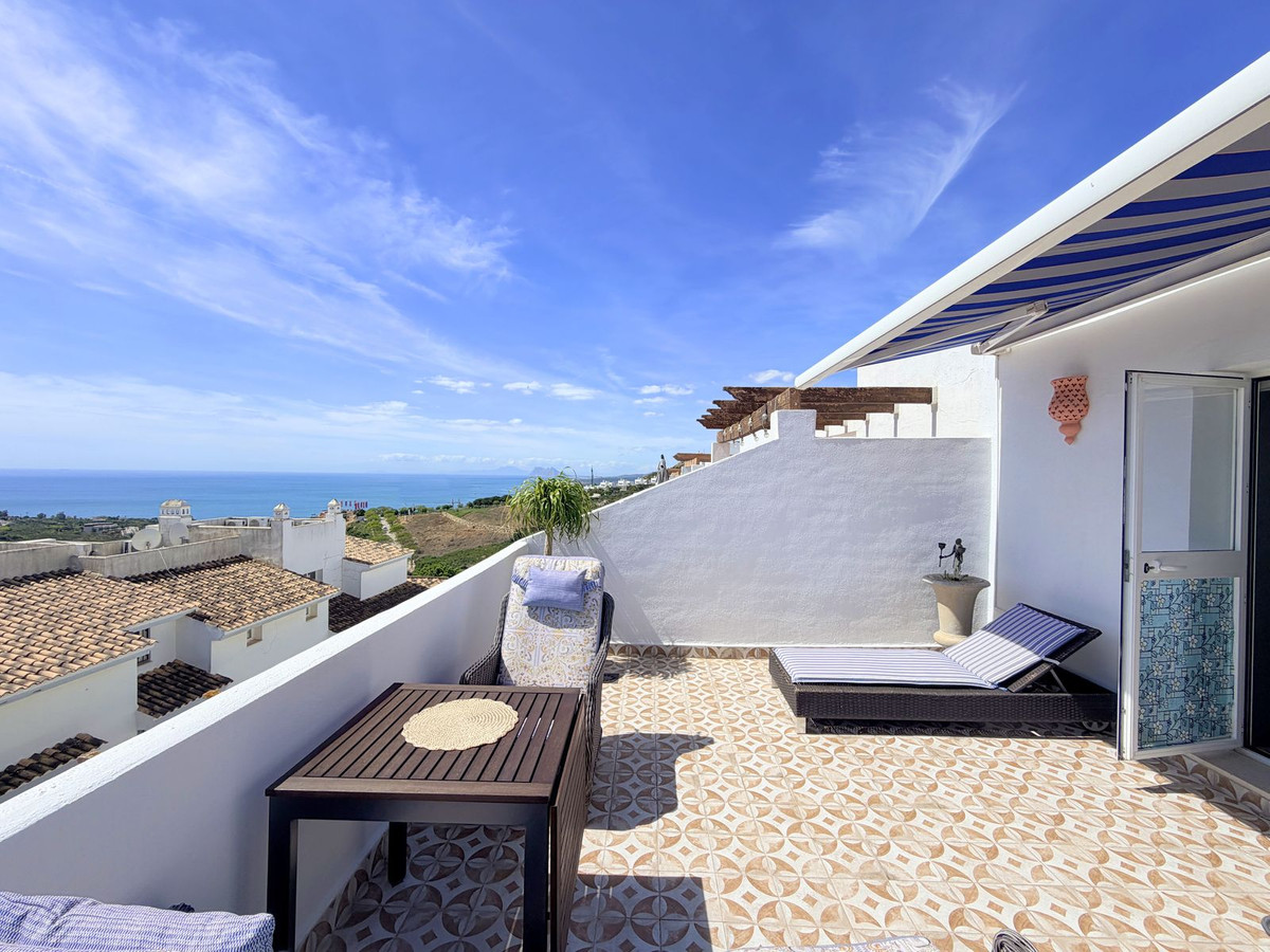 4 Bed Townhouse for sale in La Duquesa Costa Del Sol, Málaga, Spain
