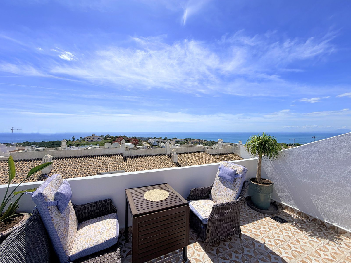 4 Bed Townhouse for sale in La Duquesa Costa Del Sol, Málaga, Spain