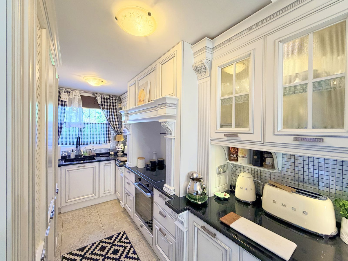 4 Bed Townhouse for sale in La Duquesa Costa Del Sol, Málaga, Spain