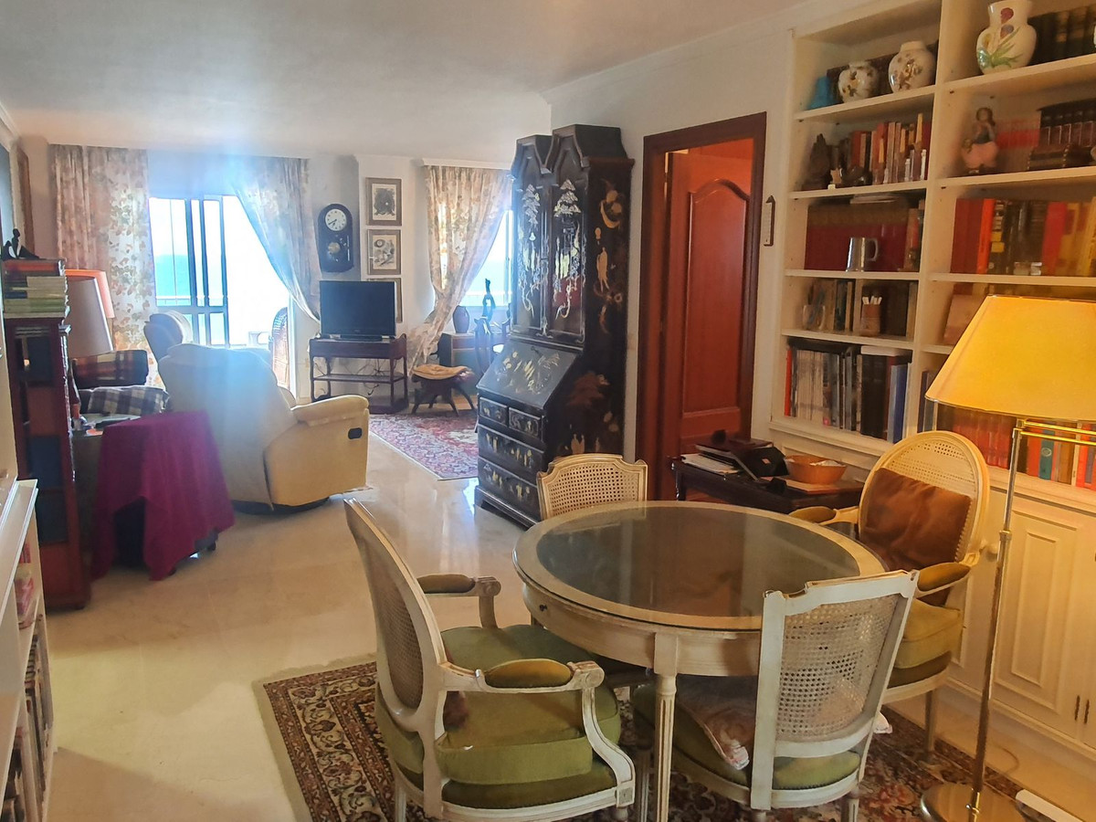 Se vende Apartamento Planta Media de 3 dormitorios en Costa Del Sol, Málaga, España