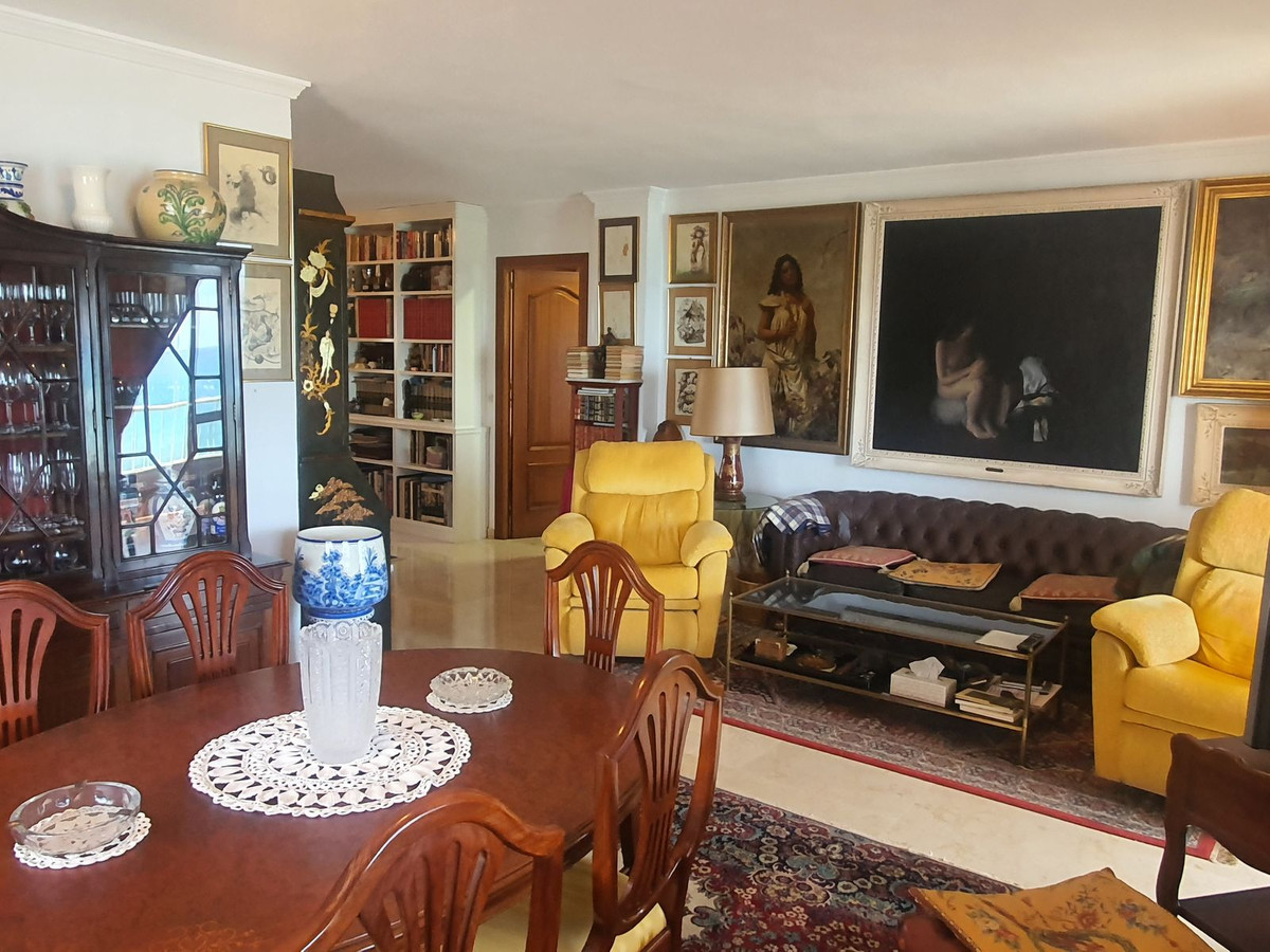 Se vende Apartamento Planta Media de 3 dormitorios en Costa Del Sol, Málaga, España